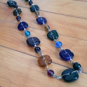 VINTAGE GLASS BEAD NECKLACE